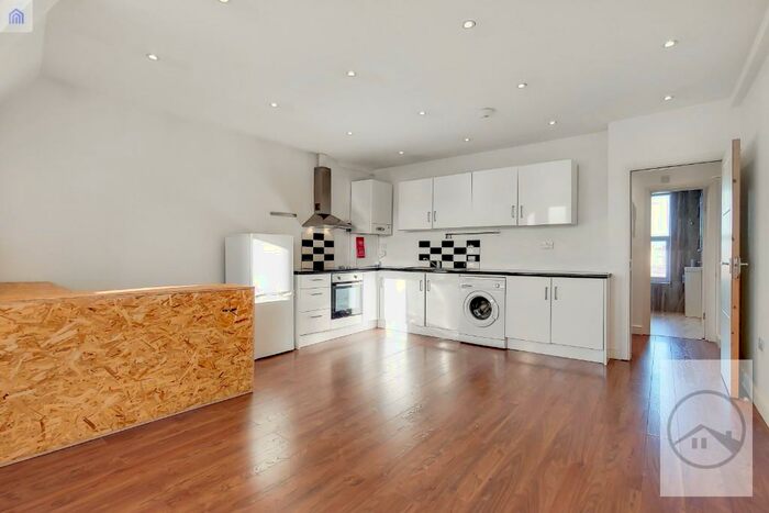 1 Bedroom Flat To Rent In Peckham High Street, London, SE15