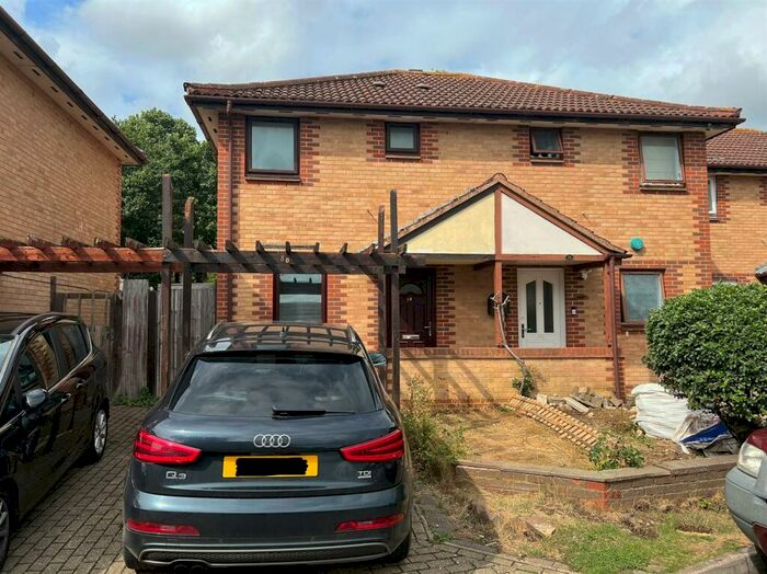 2 Bedroom Semi-Detached House To Rent In Wheatcroft Close, Beanhill, Milton Keynes, MK6