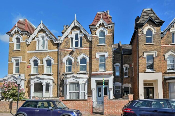 Studio To Rent In Victoria Road, Stroud Green, London, N4