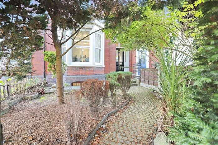 4 Bedroom Terraced House For Sale In Bury New Road, Whitefield, M45