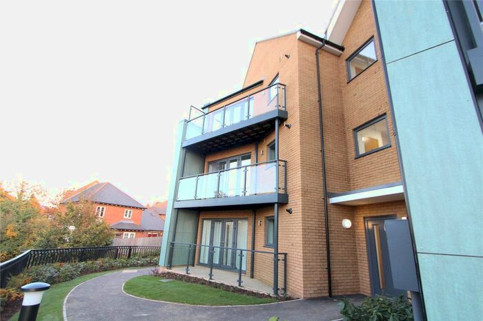 2 Bedroom Flat To Rent In Gatehouse View, The Avenue, Greenhithe, Kent, DA9