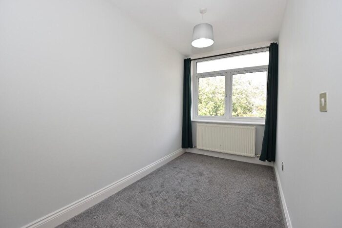 2 Bedroom Apartment To Rent In The Boulevard, Crawley, West Sussex, RH10