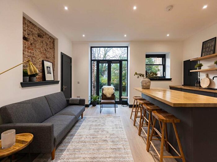 2 Bedroom Flat To Rent In Buccleuch Street, Newington, Edinburgh, EH8