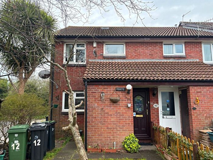 2 Bedroom Flat For Sale In Pipit Close, Weymouth, DT3