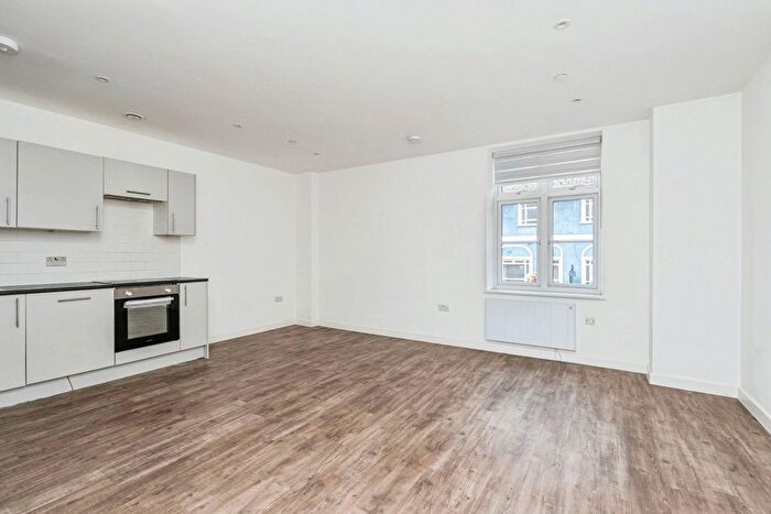 2 Bedroom Flat To Rent In Cambridge Court, Camberley, GU15