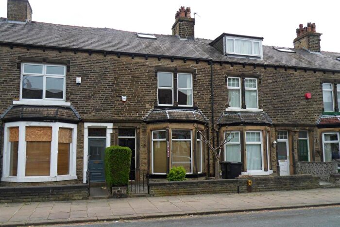 3 Bedroom Terraced House To Rent In Skircoat Green Road, Halifax, HX3
