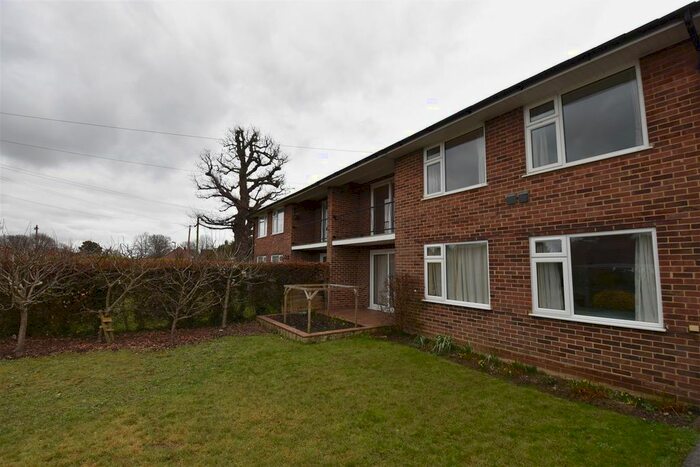 2 Bedroom Property To Rent In Cheyne Walk, Horley, RH6