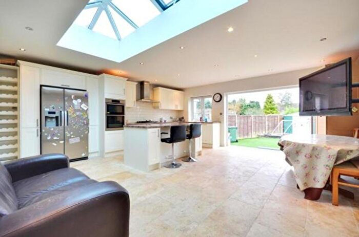 4 Bedroom Detached Bungalow To Rent In Royal Lane, Uxbridge, UB8