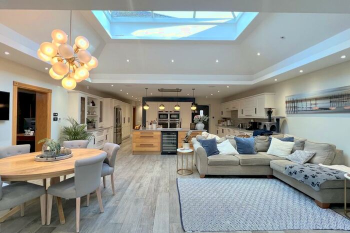 5 Bedroom Detached House For Sale In Nairn Road, Talbot Woods, Bournemouth, BH3