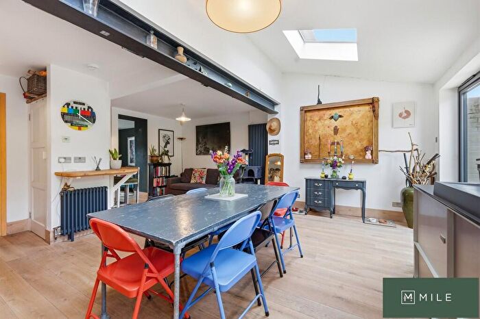 3 Bedroom Semi Detached House For Sale In Pember Road, London, NW10