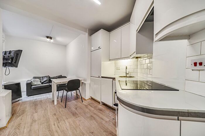 2 Bedroom Flat To Rent In York Buildings, Westminster, London, WC2N