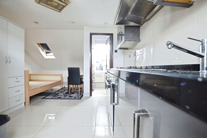 Studio To Rent In Falcon Street, London, E13