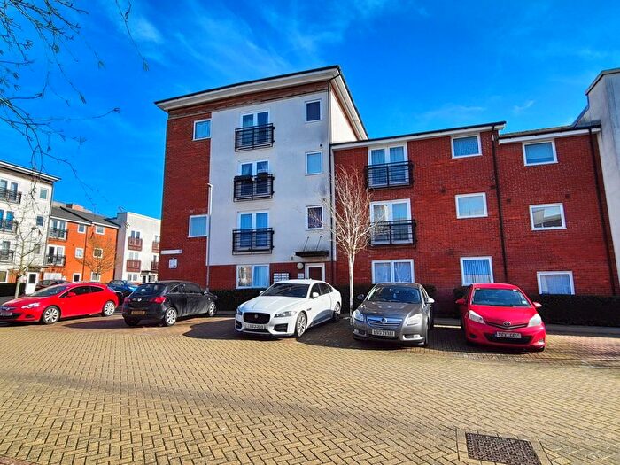 2 Bedroom Flat For Sale In Hope Court, Ipswich, IP3