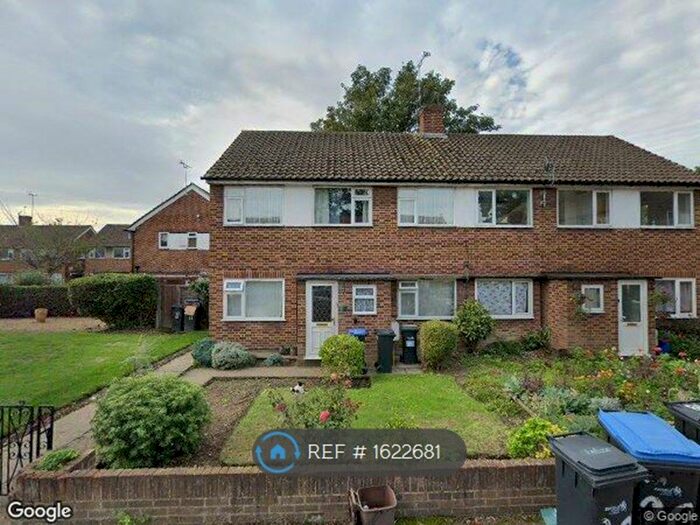 2 Bedroom Maisonette To Rent In Eagle Close, Enfield, EN3