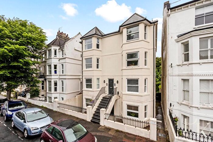 2 Bedroom Apartment For Sale In Lorna Road, Hove, BN3