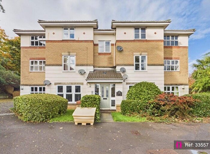2 Bedroom Apartment For Sale In De La Warre Court, Bristol, BS4