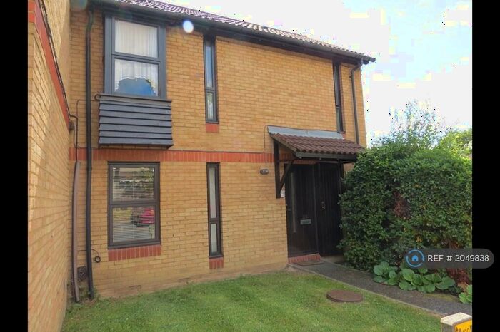 1 Bedroom Maisonette To Rent In Shinners Close, London, SE25