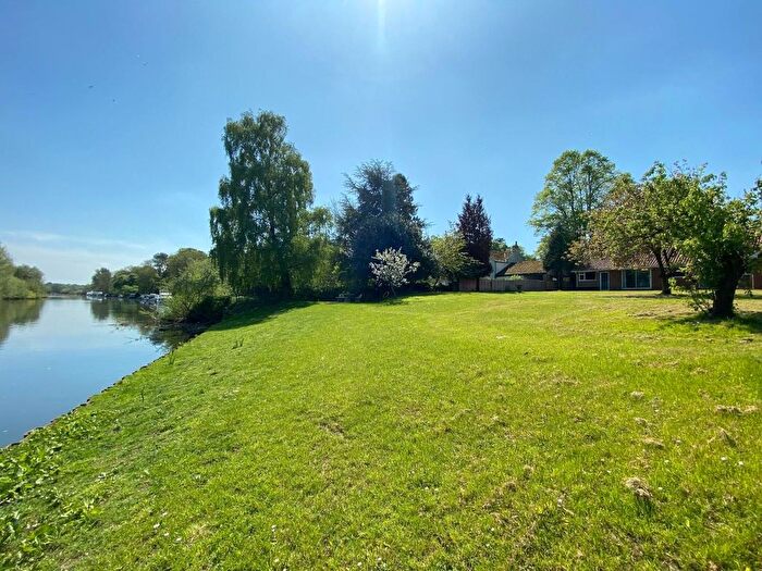 3 Bedroom Detached Bungalow To Rent In Mill Lane, Acaster Malbis, YO23