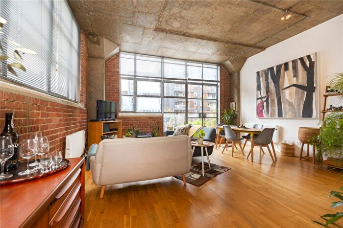 2 Bedroom Apartment To Rent In Wenlock Road, London, N1