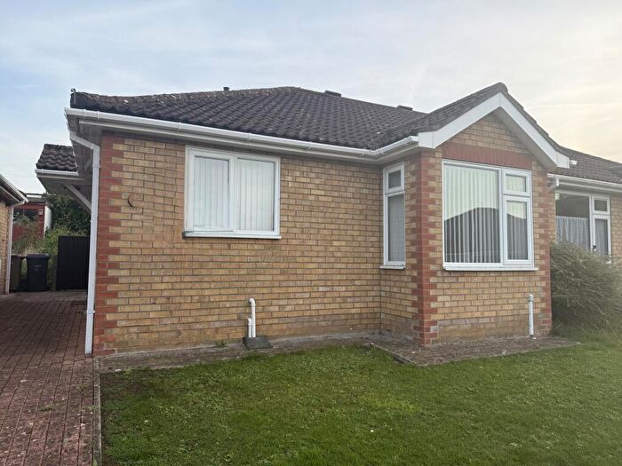 2 Bedroom Semi-Detached Bungalow For Sale In The Orchard, Lincoln, LN4