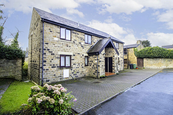 2 Bedroom Apartment To Rent In Clifton Place, Pudsey, LS28