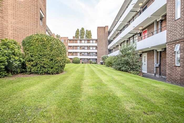 1 Bedroom Flat To Rent In Kimber Road, London, SW18