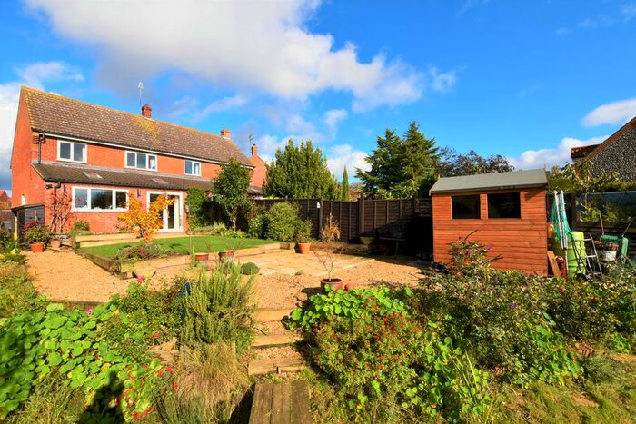 3 Bedroom End Of Terrace House For Sale In The Meadows, Gresham, Norwich NR11