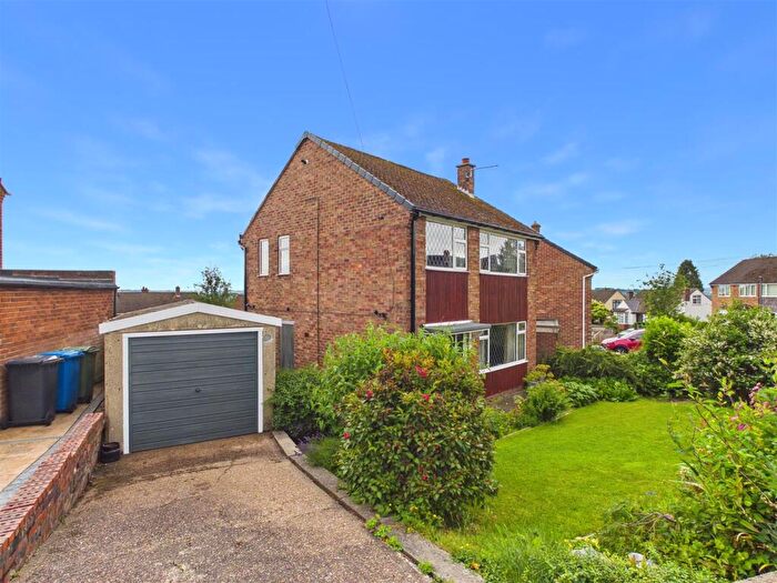 3 Bedroom Detached House For Sale In Flintson Avenue, New Whittington, Chesterfield, S43