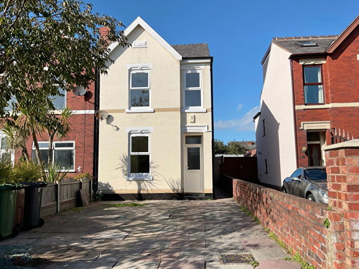 3 Bedroom Semi-Detached House For Sale In Heysham Road, Southport, PR9