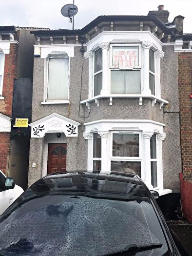 1 Bedroom Flat To Rent In Whitehorse Lane, Croydon, SE25