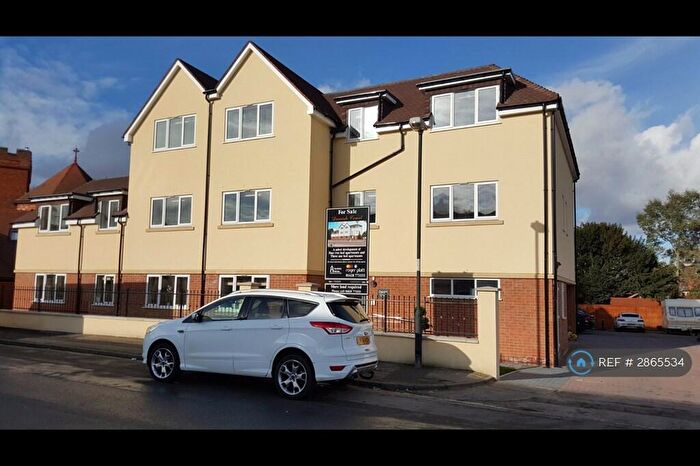 2 Bedroom Flat To Rent In Daanish Court, Maidenhead, SL6