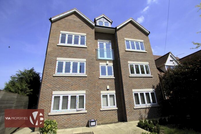 2 Bedroom Apartment To Rent In Nazeing New Road, Broxbourne, EN10