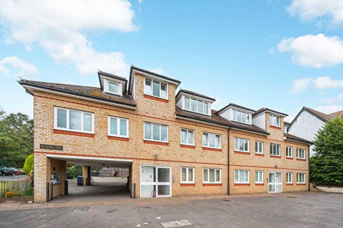 3 Bedroom Flat For Sale In Vincent Close, Bromley, BR2