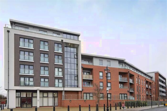 2 Bedroom Apartment To Rent In Windsor Court, Mostyn Grove, E3