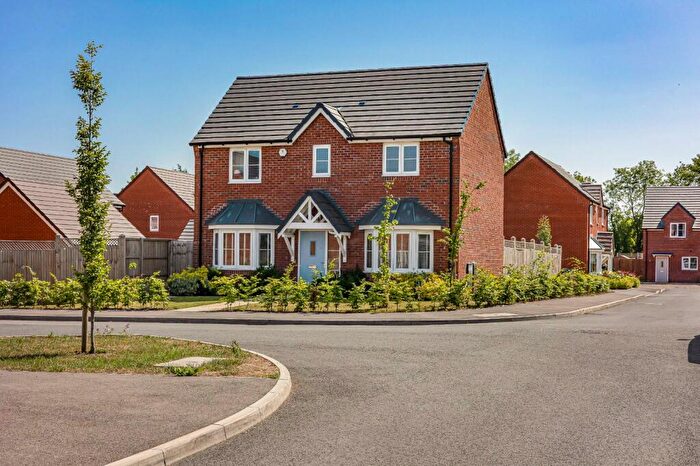 3 Bedroom Detached House For Sale In Villard Close, Coombe Hill, Gloucester, Gloucestershire, GL19