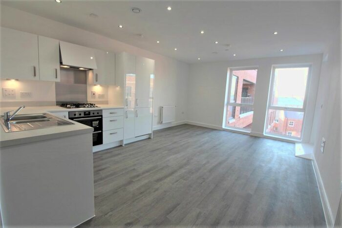 2 Bedroom Flat To Rent In Whetstone Close, London, N20