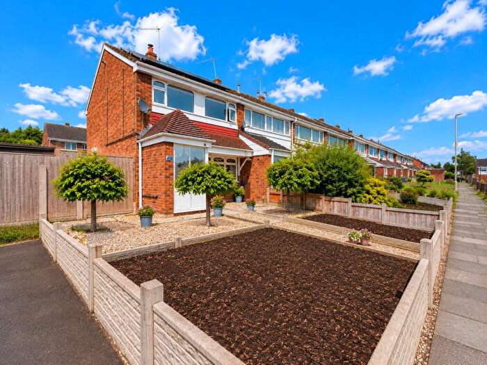 3 Bedroom End Of Terrace House For Sale In Winding Mill South, Brierley Hill, DY5