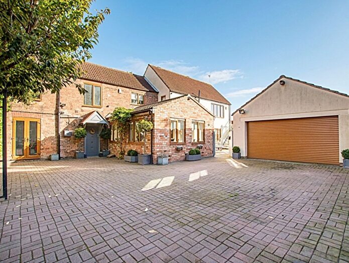 5 Bedroom Cottage For Sale In Main Street, West Stockwith, DN10