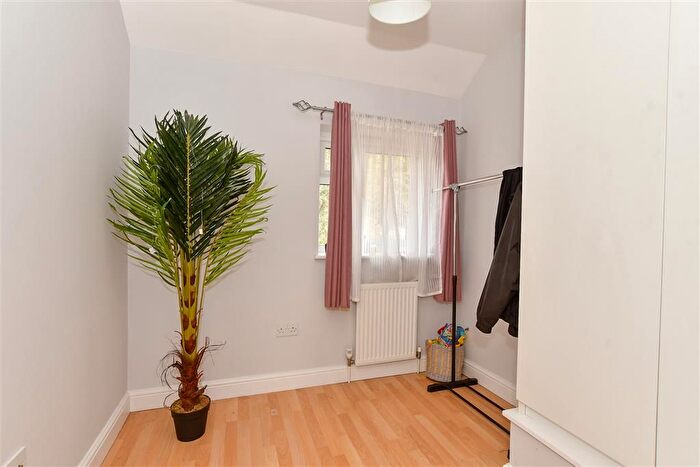 3 Bedroom Terraced House For Sale In Hilldene Avenue, Romford, Essex, RM3