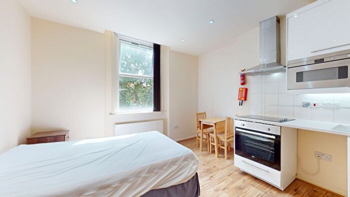 Studio To Rent In St. Pauls Avenue, London, NW2