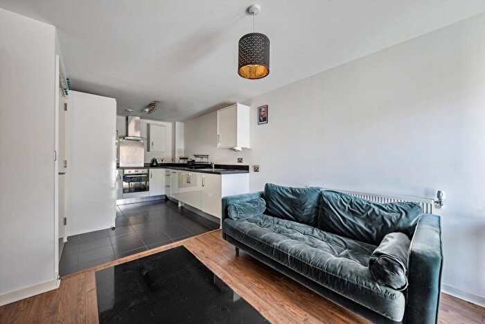 1 Bedroom Flat To Rent In Vernon Road, Bow, London, E3
