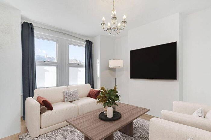 2 Bedroom Maisonette For Sale In Kilmorie Road, London, SE23