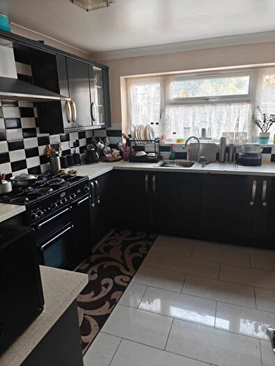 6 Bedroom Terraced House To Rent In Wyatt Road, London, E7