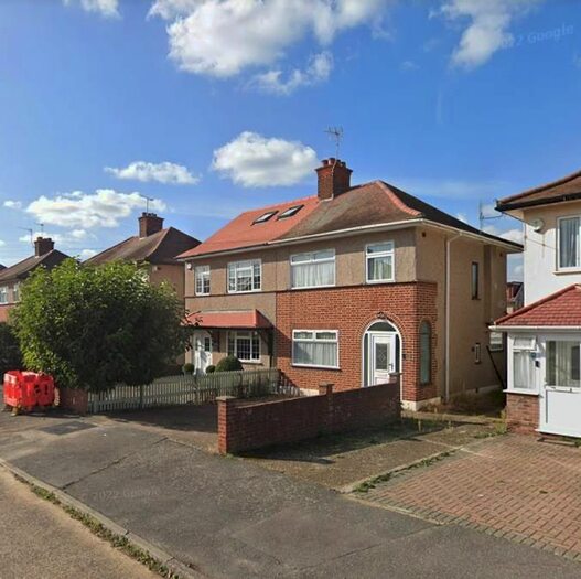 3 Bedroom Semi-Detached House To Rent In Dorset Avenue, Hayes, UB4