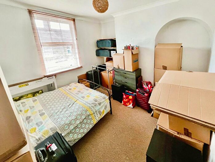 3 Bedroom Terraced House For Sale In Robertson Road, Grantham, NG31