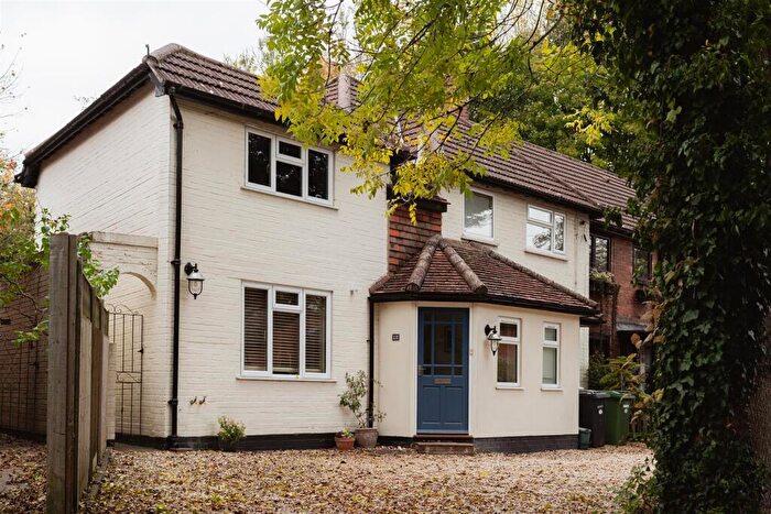 4 Bedroom Semi Detached House For Sale In Limeway Terrace, Dorking, RH4