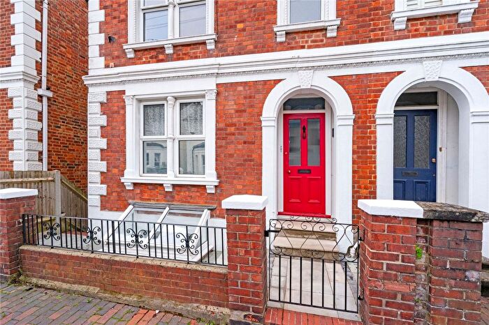 2 Bedroom Flat For Sale In Culverden Park Rd, T/Wells, Kent, TN4