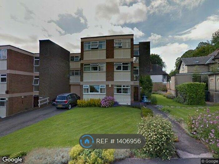 2 Bedroom Flat To Rent In Newton Court, Leeds, LS8
