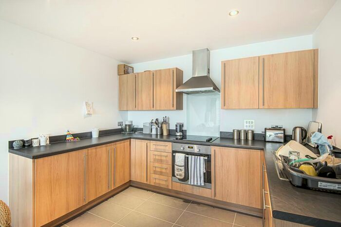 2 Bedroom Apartment To Rent In Park Way, Newbury, RG14
