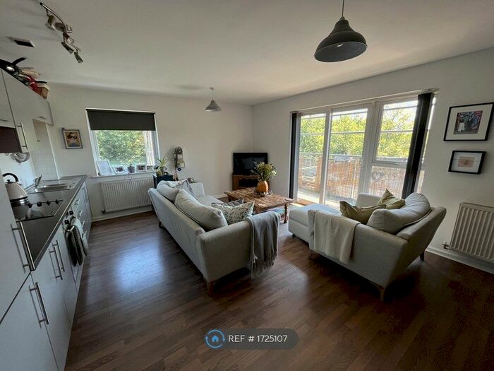 2 Bedroom Flat To Rent In The Waterfront, Openshaw, Manchester, M11